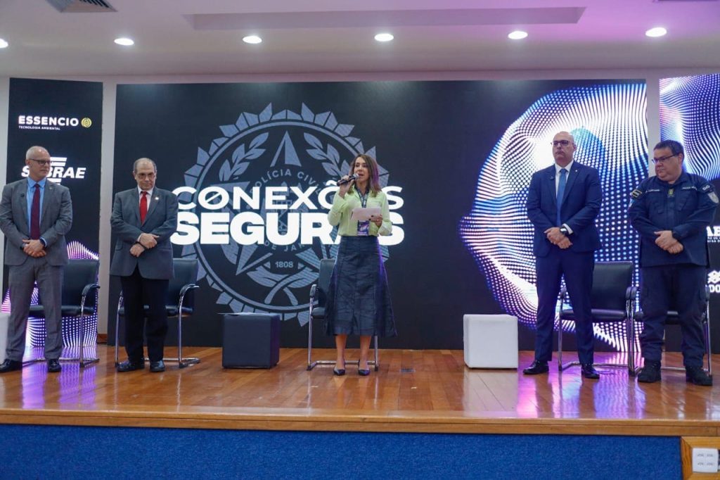Policia Civil, Workshop, Palco, Pessoas, Apresentadora,